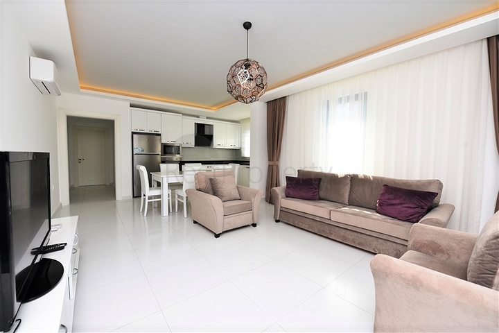 شقة غرفتين وصالة مفروشة ضمن مجمع فاخر وخدمات خمس نجوم في الانيا 