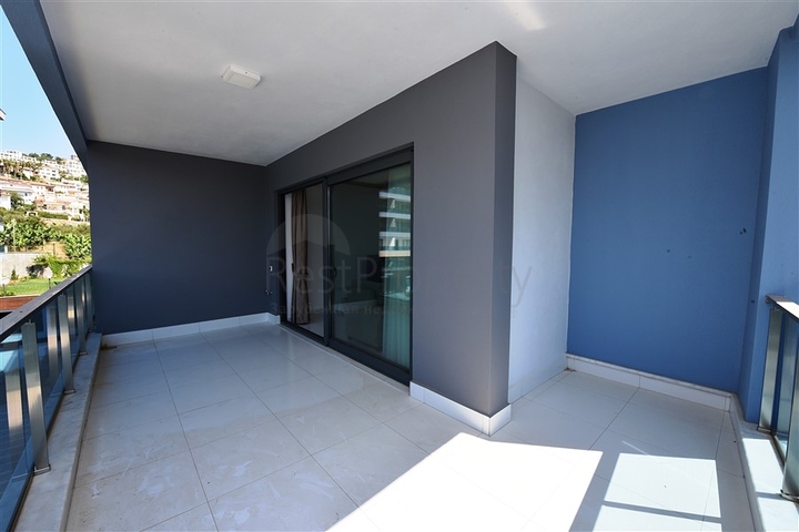 شقة غرفتين وصالة مفروشة ضمن مجمع فاخر وخدمات خمس نجوم في الانيا 