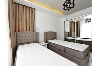 شقة غرفتين وصالة مفروشة ضمن مجمع فاخر وخدمات خمس نجوم في الانيا 