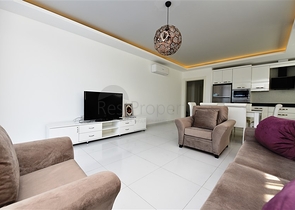 شقة غرفتين وصالة مفروشة ضمن مجمع فاخر وخدمات خمس نجوم في الانيا 