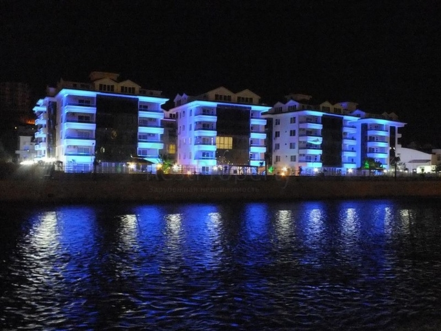 شقة غرفة وصالة ضمن مجمع سكني حديث جانب النهر في كاستل / الانيا 