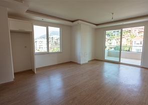 شقة غرفة وصالة ضمن مجمع سكني حديث جانب النهر في كاستل / الانيا 