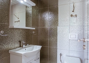 شقة غرفة وصالة ضمن مجمع سكني حديث جانب النهر في كاستل / الانيا 