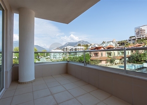 شقة غرفة وصالة ضمن مجمع سكني حديث جانب النهر في كاستل / الانيا 