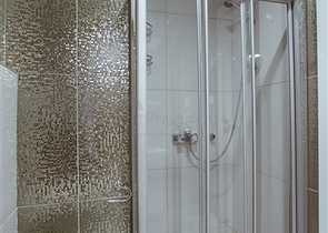 شقة غرفة وصالة ضمن مجمع سكني حديث جانب النهر في كاستل / الانيا 