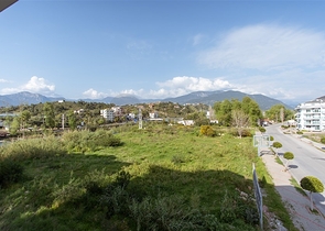 شقة غرفة وصالة ضمن مجمع سكني حديث جانب النهر في كاستل / الانيا 