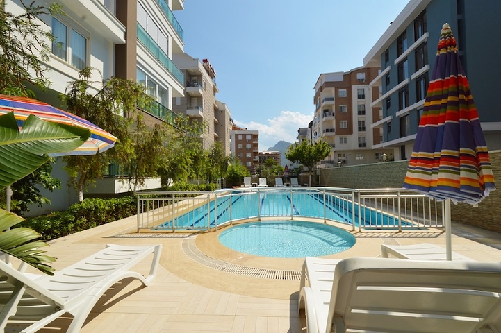 بنتهاوس 2 + 1 مع أثاث في منطقة ليمان في كونيالتي أنطاليا