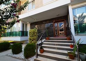 بنتهاوس 2 + 1 مع أثاث في منطقة ليمان في كونيالتي أنطاليا