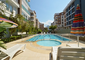 بنتهاوس 2 + 1 مع أثاث في منطقة ليمان في كونيالتي أنطاليا