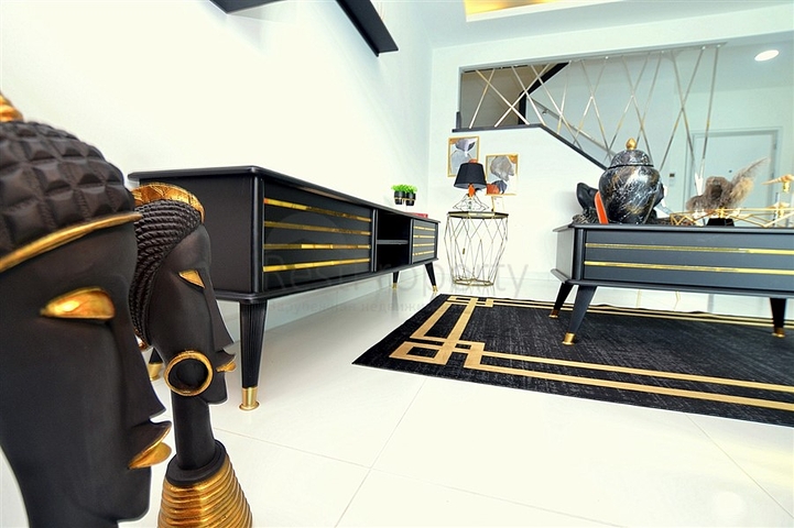 دوبلكس مؤثثة مع اطلالة بانورامية ساحرة ضمن مجمع خمس نجوم