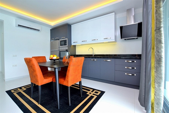 دوبلكس مؤثثة مع اطلالة بانورامية ساحرة ضمن مجمع خمس نجوم