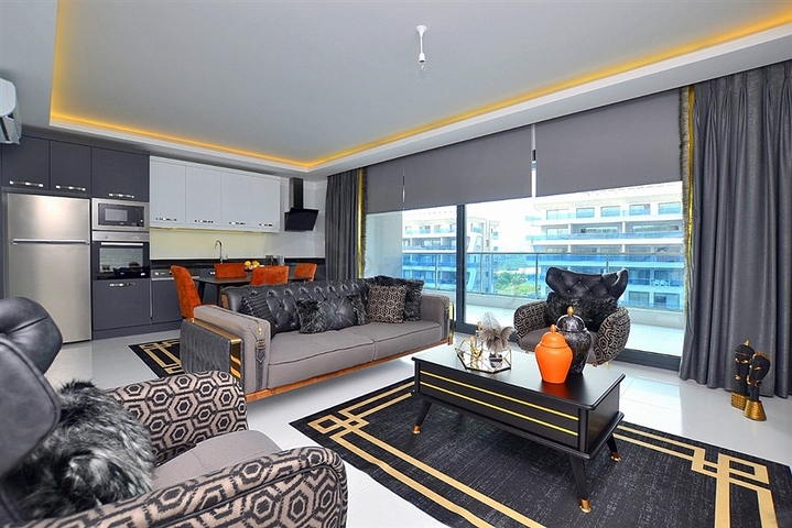 دوبلكس مؤثثة مع اطلالة بانورامية ساحرة ضمن مجمع خمس نجوم