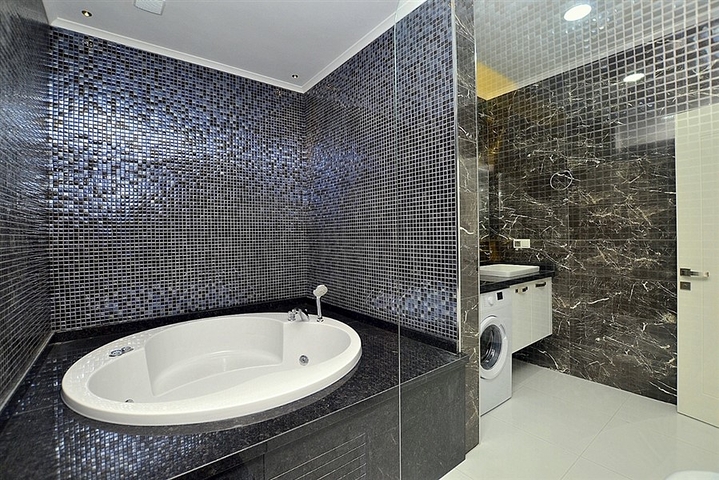 دوبلكس مؤثثة مع اطلالة بانورامية ساحرة ضمن مجمع خمس نجوم