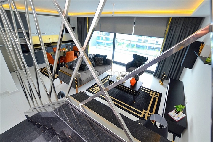 دوبلكس مؤثثة مع اطلالة بانورامية ساحرة ضمن مجمع خمس نجوم