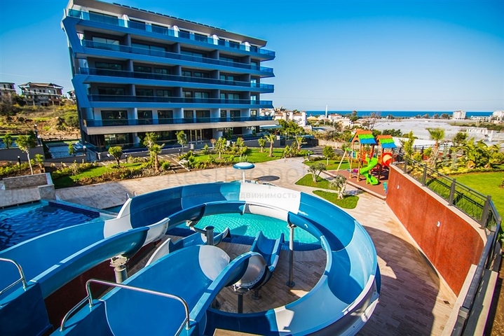 دوبلكس مؤثثة مع اطلالة بانورامية ساحرة ضمن مجمع خمس نجوم