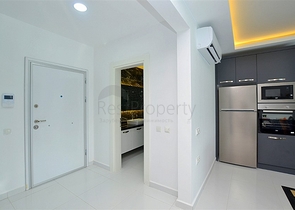 دوبلكس مؤثثة مع اطلالة بانورامية ساحرة ضمن مجمع خمس نجوم