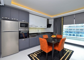 دوبلكس مؤثثة مع اطلالة بانورامية ساحرة ضمن مجمع خمس نجوم