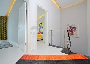 دوبلكس مؤثثة مع اطلالة بانورامية ساحرة ضمن مجمع خمس نجوم