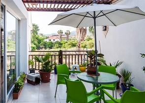 بنتهاوس 2 + 1 مع أثاث في وسط كيمير على مسافة قريبة من البحر