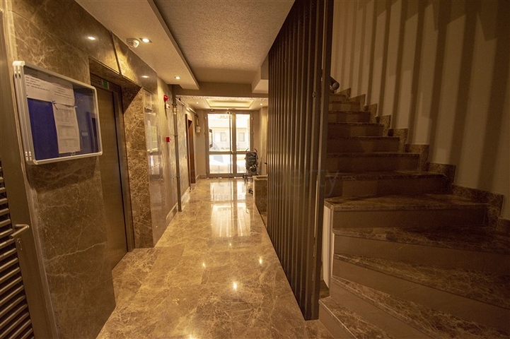 شقة واسعة 3 + 1 بالقرب من مركز التسوق 5 ميغروس