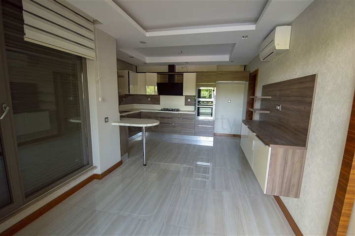 شقة واسعة 3 + 1 بالقرب من مركز التسوق 5 ميغروس