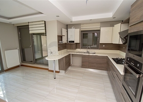 شقة واسعة 3 + 1 بالقرب من مركز التسوق 5 ميغروس