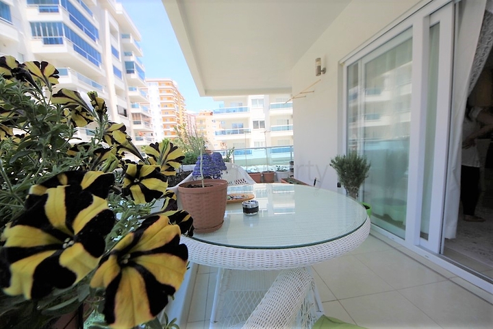 شقة غرفة وصالة مؤثثة ضمن مجمع سكني حديث في مهموتلار / الانيا 