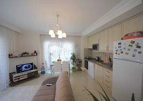 شقة غرفة وصالة مؤثثة ضمن مجمع سكني حديث في مهموتلار / الانيا 