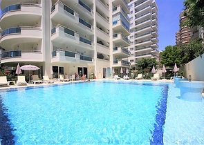 شقة غرفة وصالة مؤثثة ضمن مجمع سكني حديث في مهموتلار / الانيا 