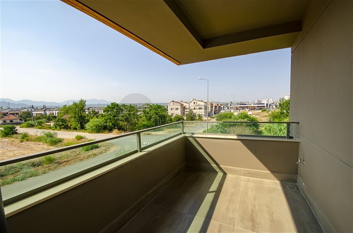 فيلا منفصلة 7 + 1 مفروشة في كونيالتي أنطاليا