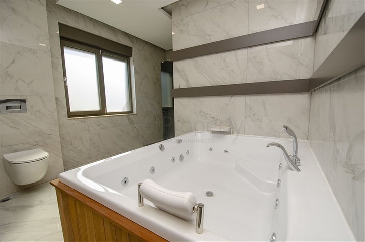 فيلا منفصلة 7 + 1 مفروشة في كونيالتي أنطاليا