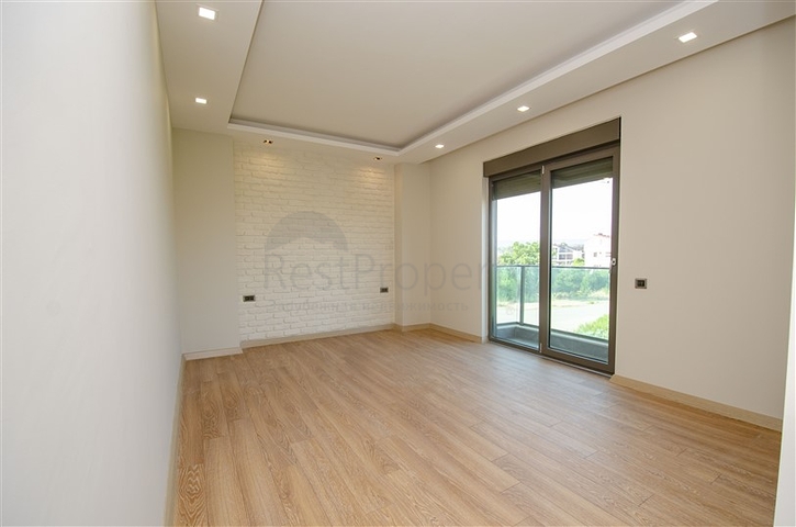 فيلا منفصلة 7 + 1 مفروشة في كونيالتي أنطاليا