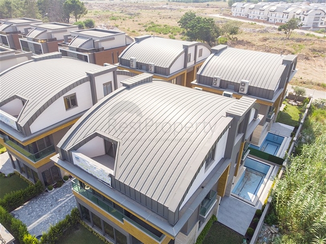 فيلا منفصلة 7 + 1 مفروشة في كونيالتي أنطاليا