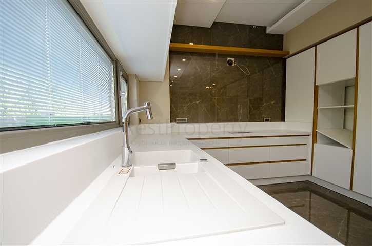 فيلا منفصلة 7 + 1 مفروشة في كونيالتي أنطاليا