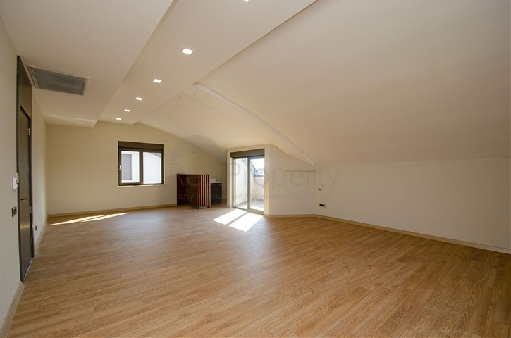 فيلا منفصلة 7 + 1 مفروشة في كونيالتي أنطاليا