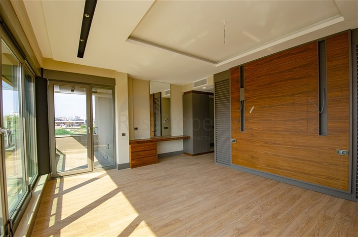 فيلا منفصلة 7 + 1 مفروشة في كونيالتي أنطاليا