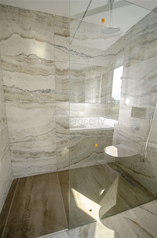 فيلا منفصلة 7 + 1 مفروشة في كونيالتي أنطاليا