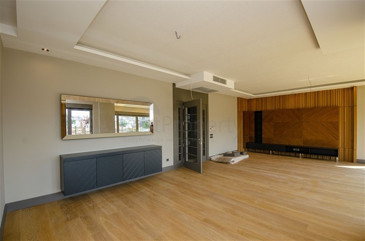 فيلا منفصلة 7 + 1 مفروشة في كونيالتي أنطاليا