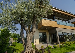 فيلا منفصلة 7 + 1 مفروشة في كونيالتي أنطاليا