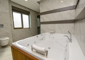 فيلا منفصلة 7 + 1 مفروشة في كونيالتي أنطاليا