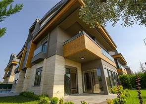 فيلا منفصلة 7 + 1 مفروشة في كونيالتي أنطاليا