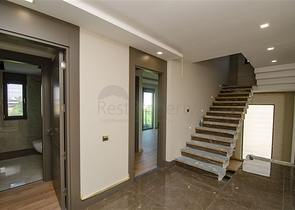 فيلا منفصلة 7 + 1 مفروشة في كونيالتي أنطاليا