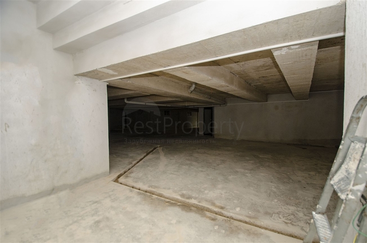 فيلات في المرحلة النهائية من البناء في منطقة كونيالتي