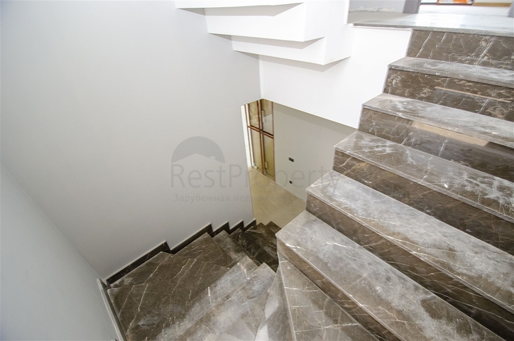 فيلات في المرحلة النهائية من البناء في منطقة كونيالتي