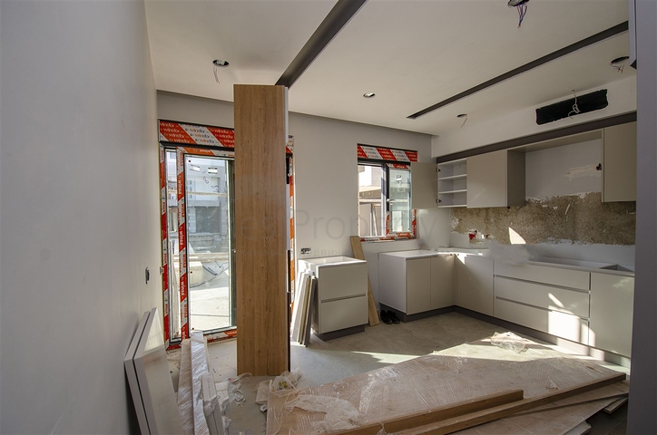 فيلات في المرحلة النهائية من البناء في منطقة كونيالتي