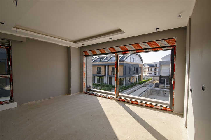 فيلات في المرحلة النهائية من البناء في منطقة كونيالتي