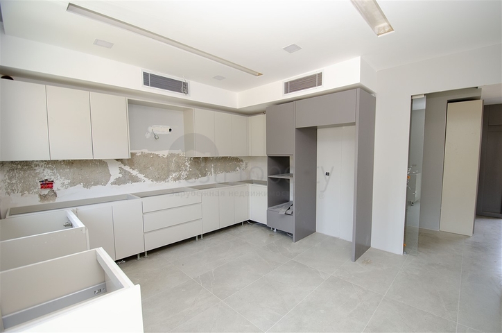 فيلات في المرحلة النهائية من البناء في منطقة كونيالتي