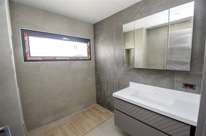 فيلات في المرحلة النهائية من البناء في منطقة كونيالتي