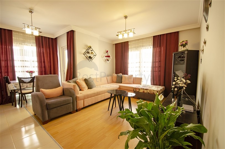 شقة 2 + 1  في مجمع 600 متر إلى البحر في أنطاليا