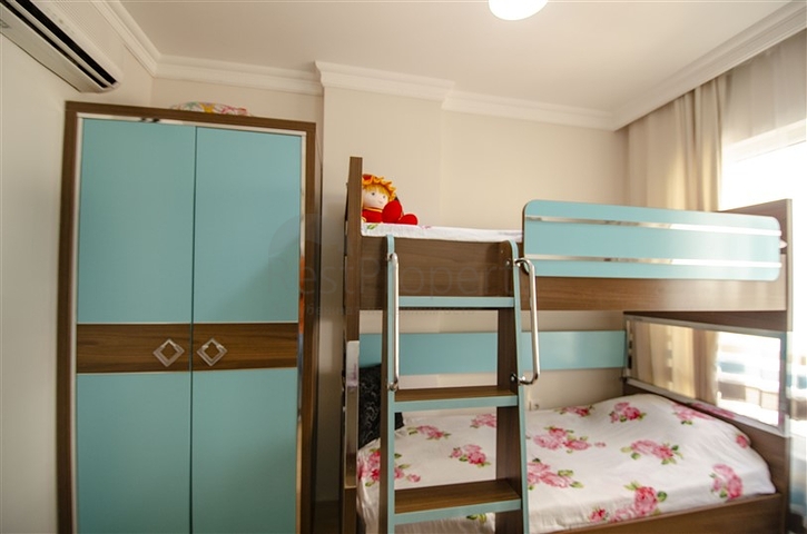 شقة 2 + 1  في مجمع 600 متر إلى البحر في أنطاليا